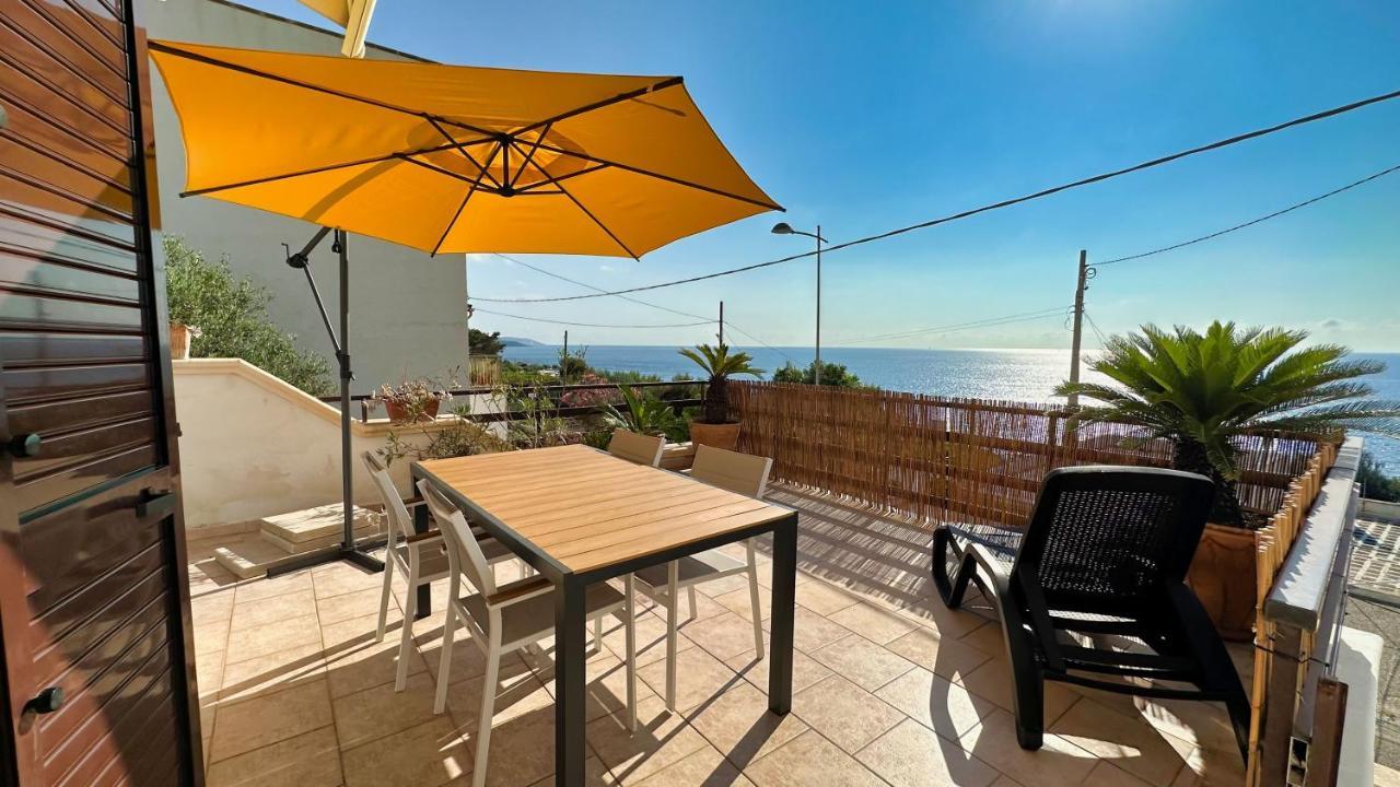 Marina Di Andrano - Alisso, Casa Vista Mare Con Parcheggio Privato E Wifi Villa Exterior photo